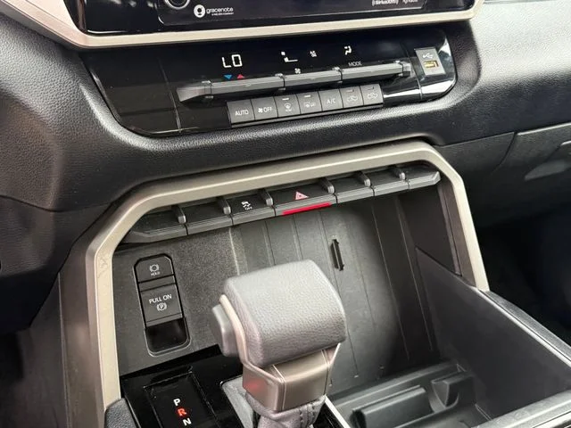2023 Toyota Tundra - Image 16