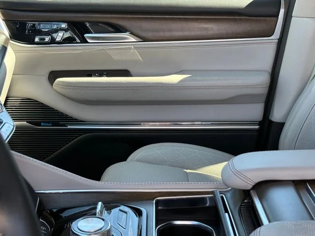 2023 Jeep Grand Wagoneer - Image 14