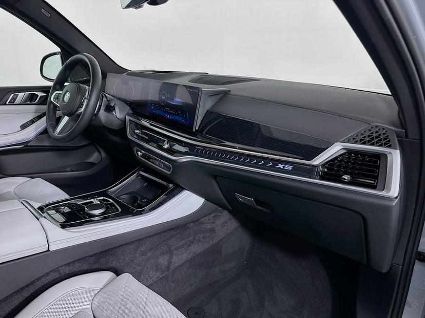 2024 BMW X5 - Image 30