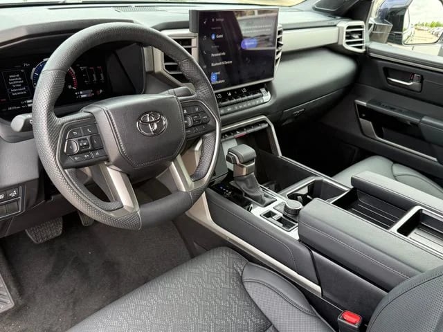 2025 Toyota Tundra - Image 10