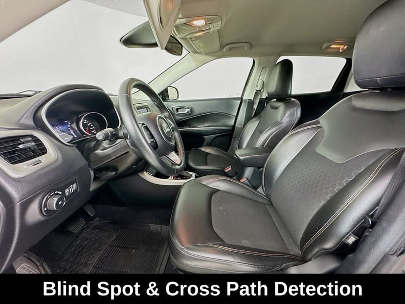 2018 Jeep Compass - Image 25