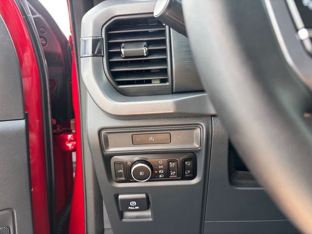 2025 Ford F-150 - Image 21