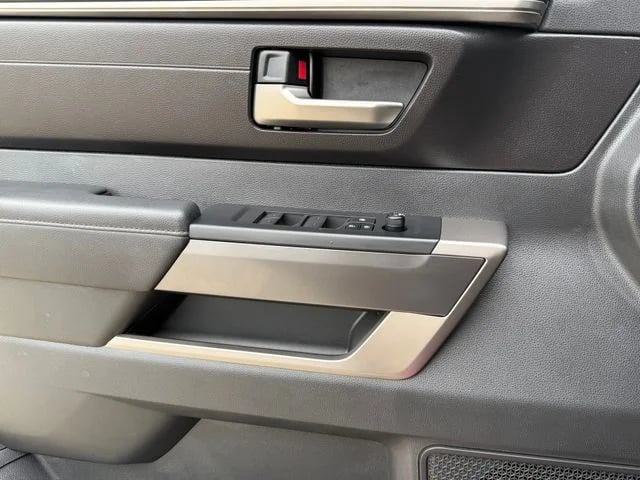 2025 Toyota Tundra - Image 22