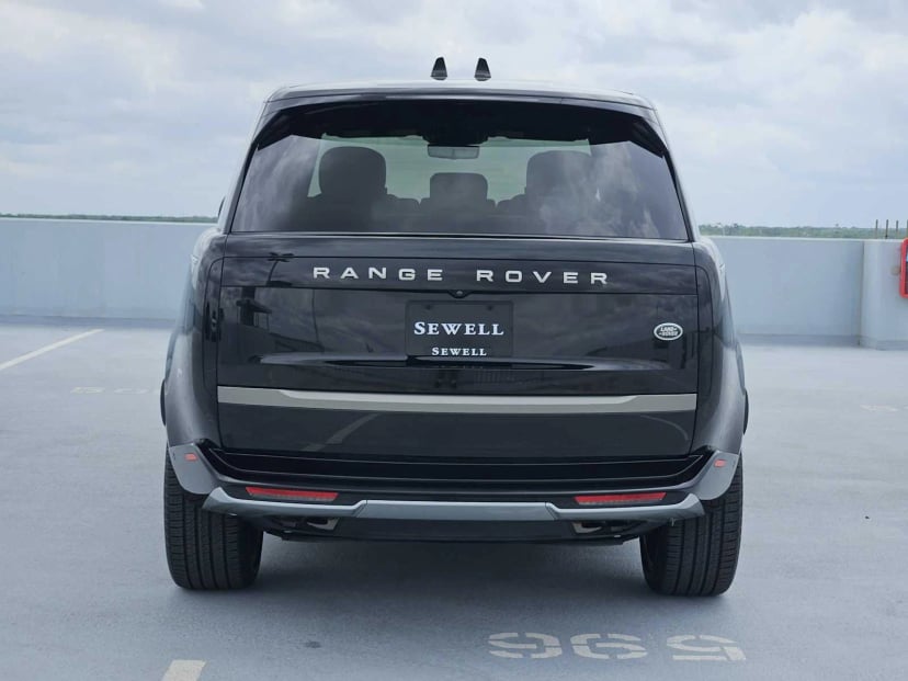 2023 Land Rover Range Rover - Image 6