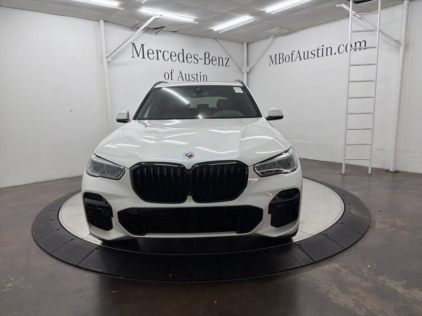 2023 BMW X5 - Image 2