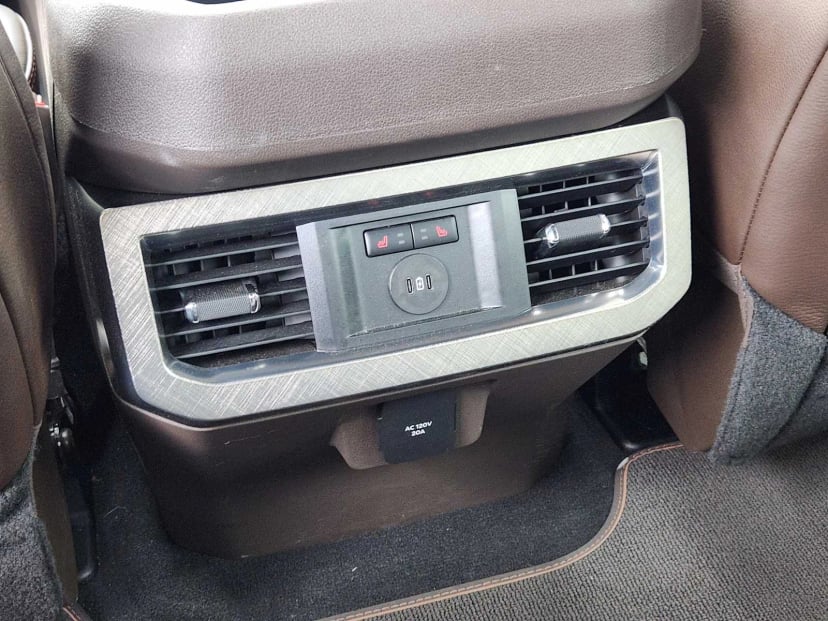 2025 Ford Super Duty F-250 Pickup - Image 31