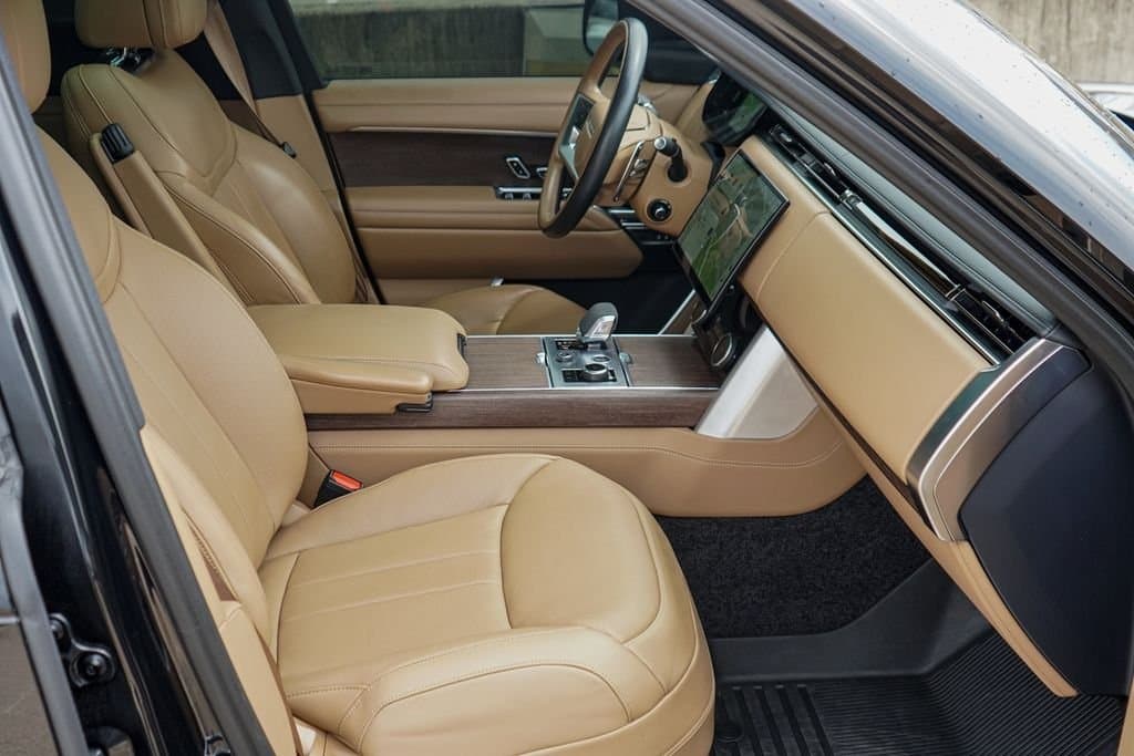 2020 Land Rover Range Rover Velar - Image 32