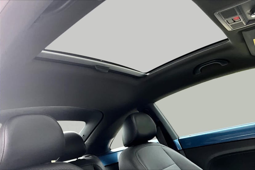 2018 Volkswagen Beetle - Image 13