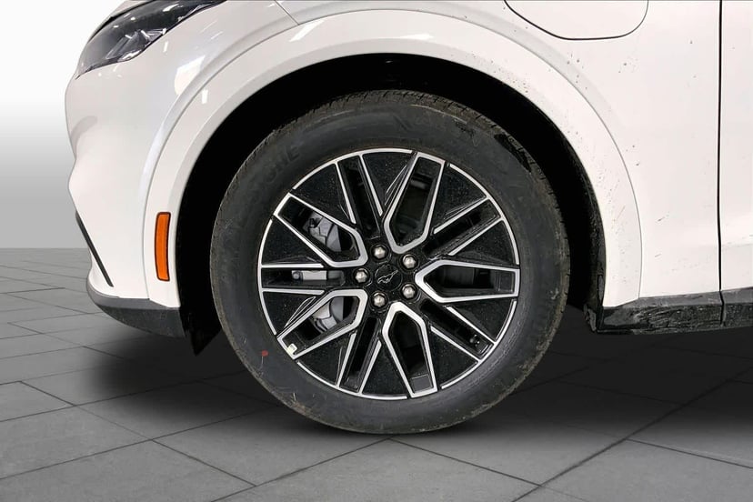 2026 Ford Mustang Mach-E - Image 9