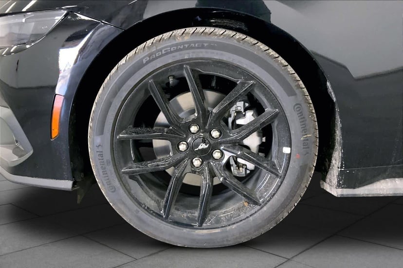 2026 Ford Mustang - Image 9