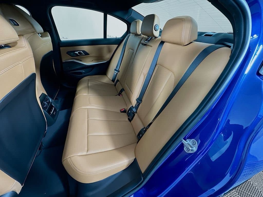 2026 BMW 3 Series - Image 17