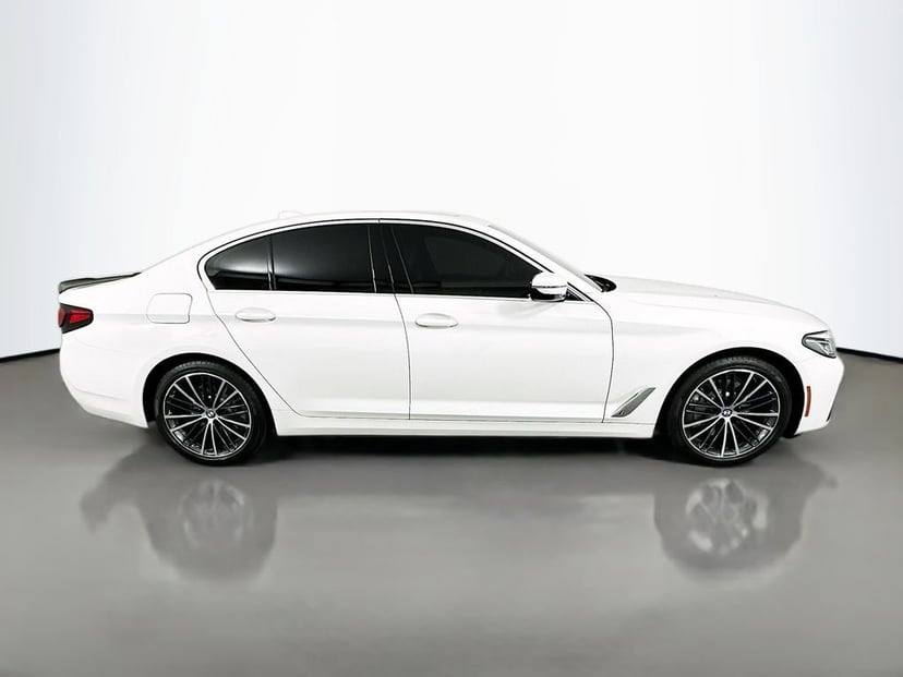 2023 BMW 5 Series - Image 4