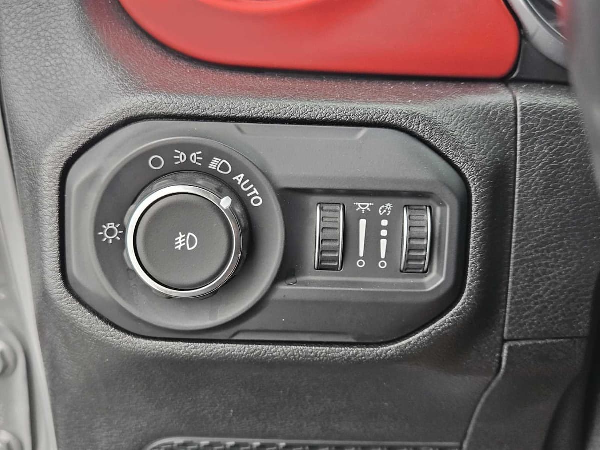 2021 Jeep Wrangler - Image 20