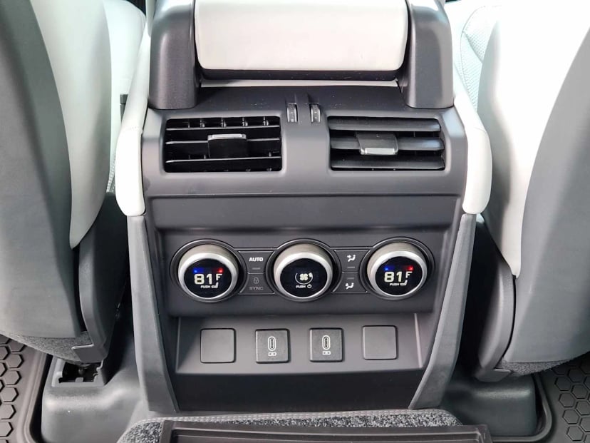2026 LAND ROVER Defender 130 - Image 31