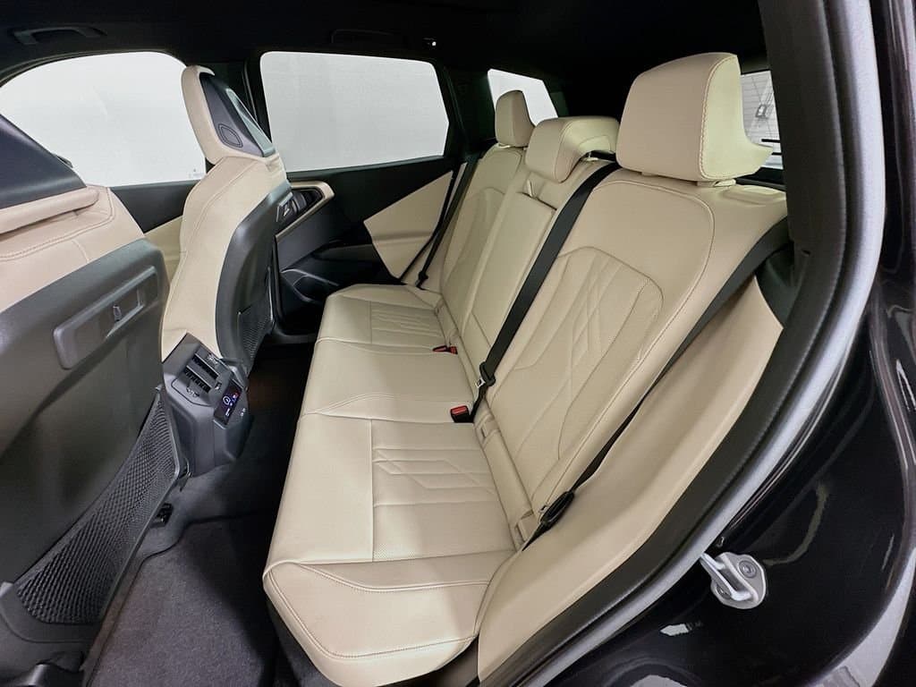 2025 BMW X3 - Image 17