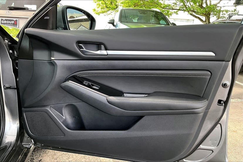 2023 Nissan Altima - Image 23