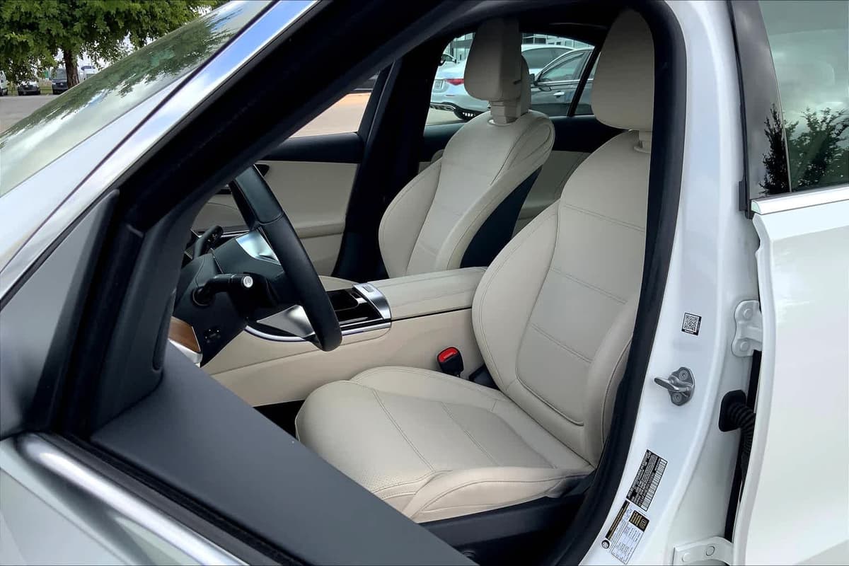 2023 Mercedes-Benz C 300 - Image 7