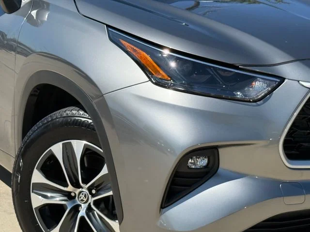 2025 Toyota Highlander - Image 1