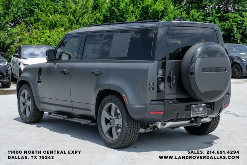 2026 Land Rover Defender 110 - Image 10