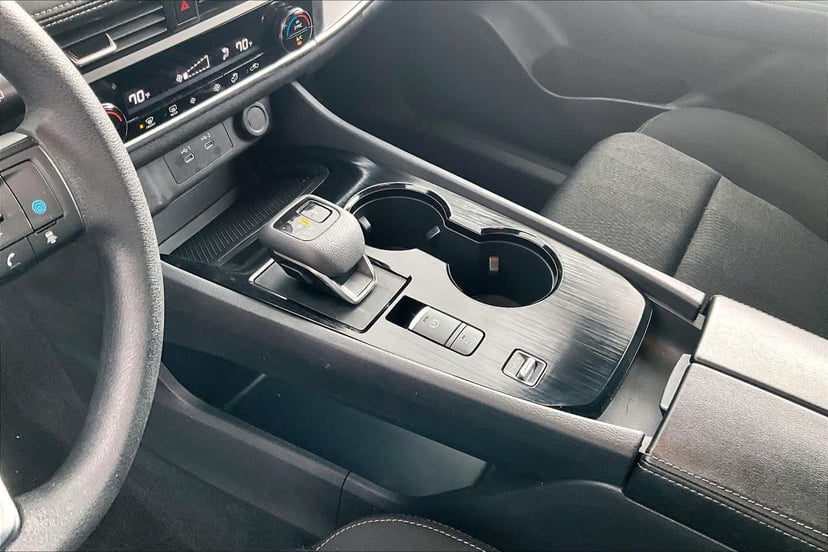 2024 Nissan Rogue - Image 16