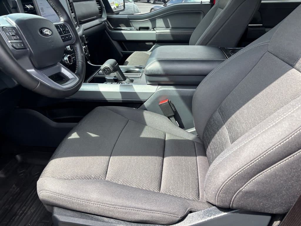 2025 Ford F-150 - Image 9