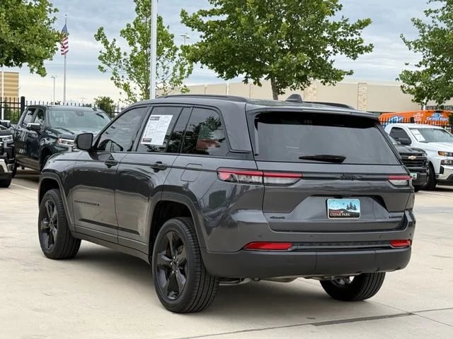 2024 Jeep Grand Cherokee - Image 8