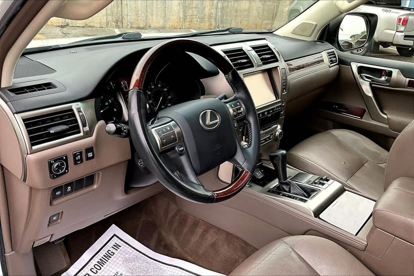 2015 Lexus GX 460 - Image 16