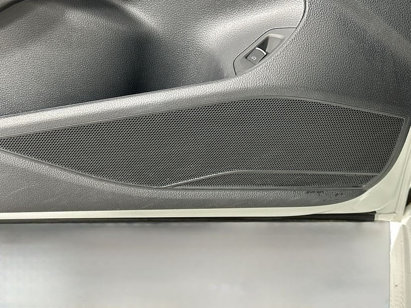 2017 Volkswagen Passat - Image 18