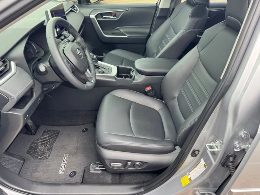 2025 Toyota RAV4 Hybrid - Image 14