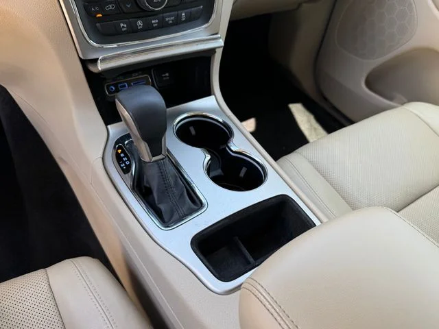 2017 Jeep Grand Cherokee - Image 19