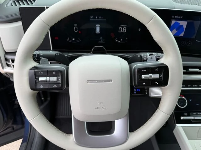 2025 Hyundai Santa Fe - Image 13