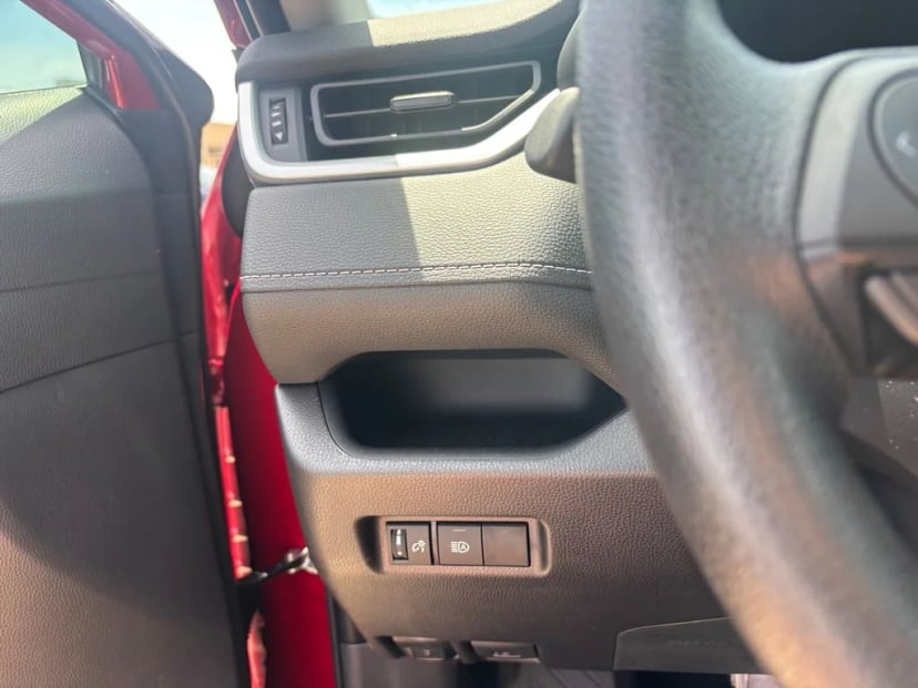 2025 Toyota RAV4 - Image 19