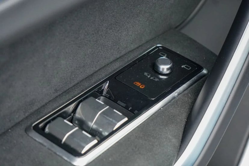 2026 Jaguar F-PACE SVR FINAL EDITION - Image 24