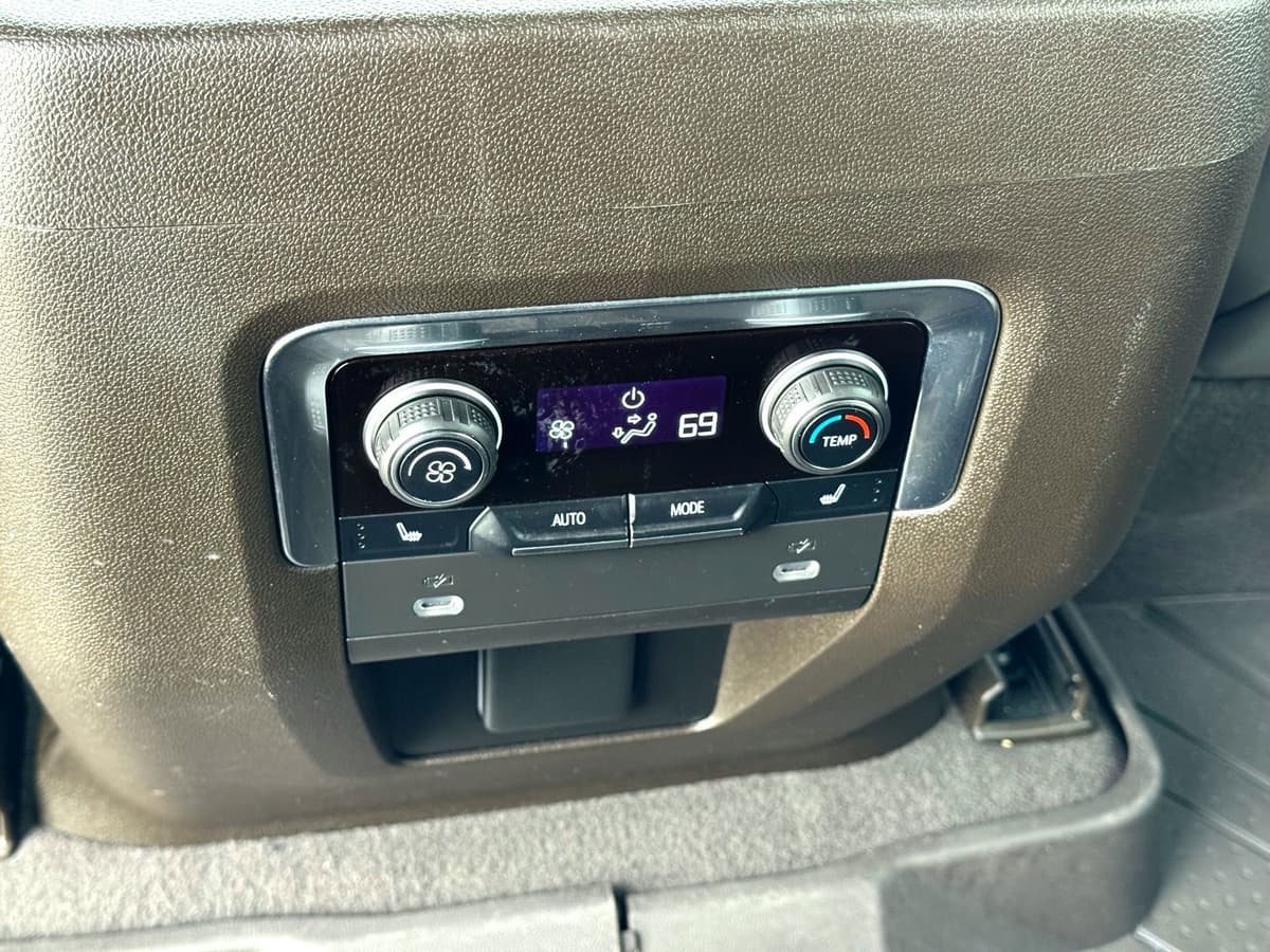 2022 Chevrolet Tahoe - Image 21