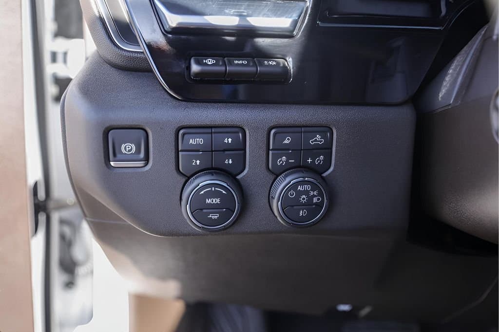 2026 Chevrolet Silverado 1500 - Image 18
