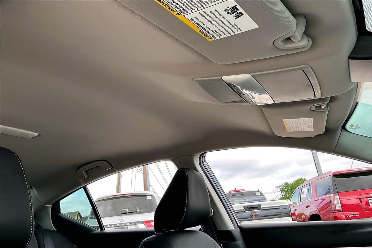 2022 Nissan Altima - Image 14