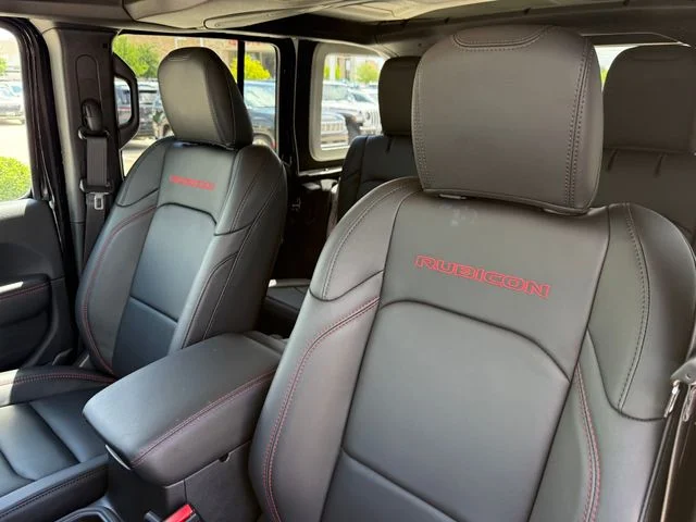 2025 Jeep Wrangler - Image 9