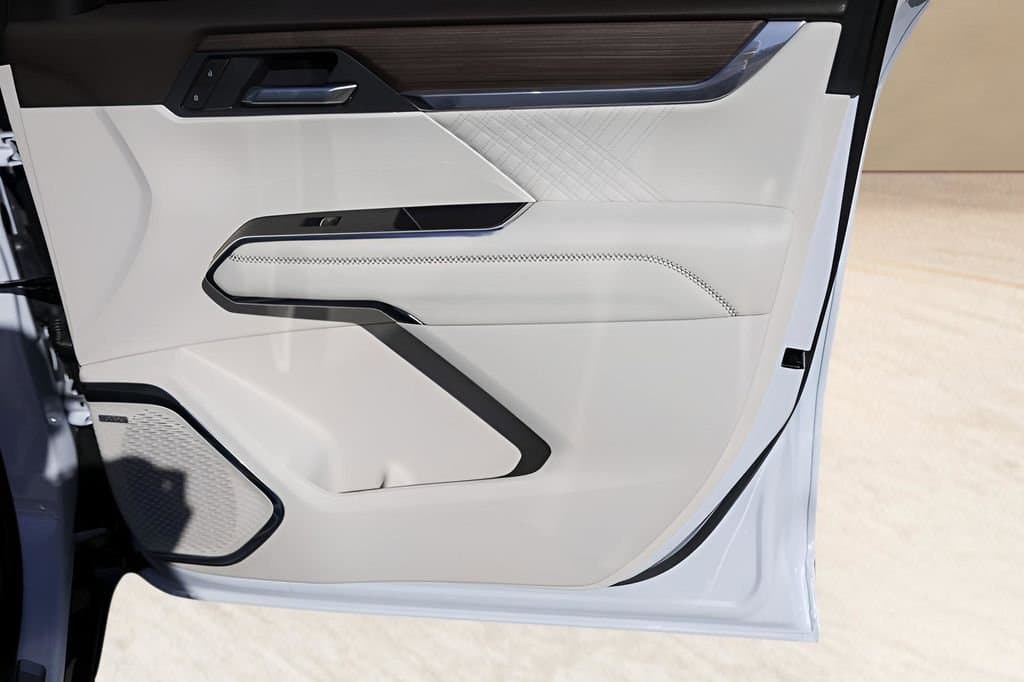 2026 GMC Acadia - Image 28