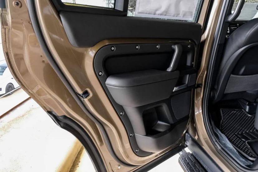 2026 Land Rover Defender 110 - Image 39