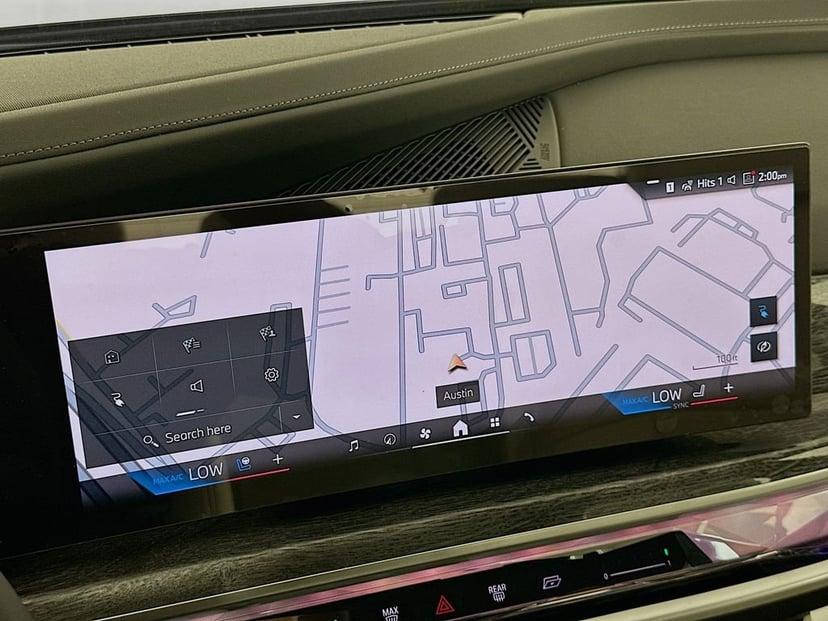 2025 BMW i7 - Image 12