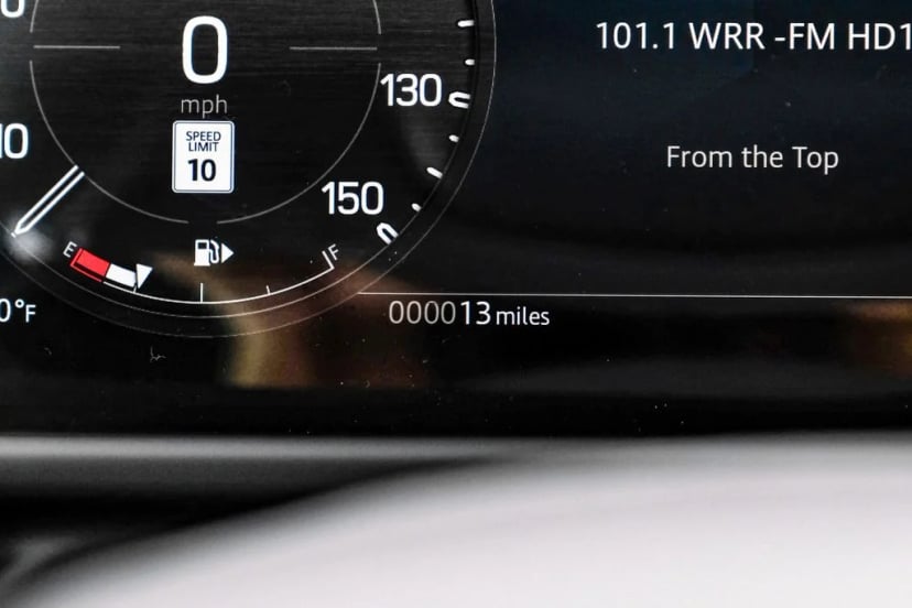 2026 Land Rover Defender 110 - Image 18