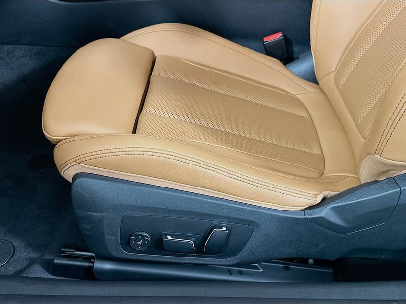 2025 BMW 4 Series - Image 20
