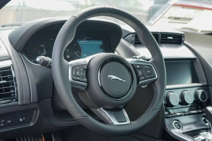 2024 Jaguar F-TYPE - Image 25