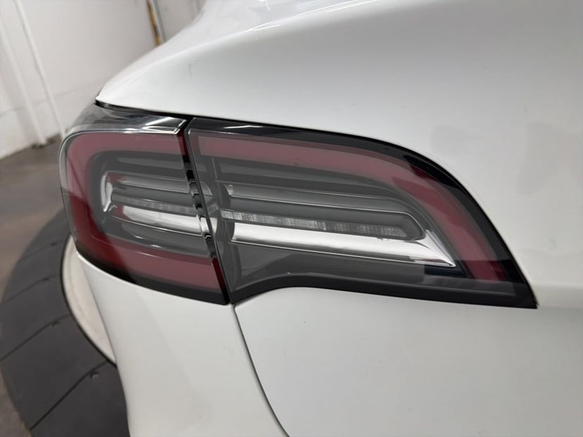 2022 Tesla Model 3 - Image 7