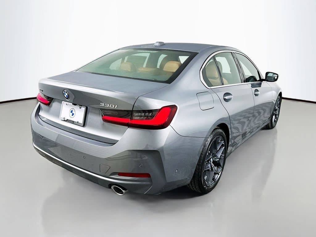 2026 BMW 3 Series - Image 5
