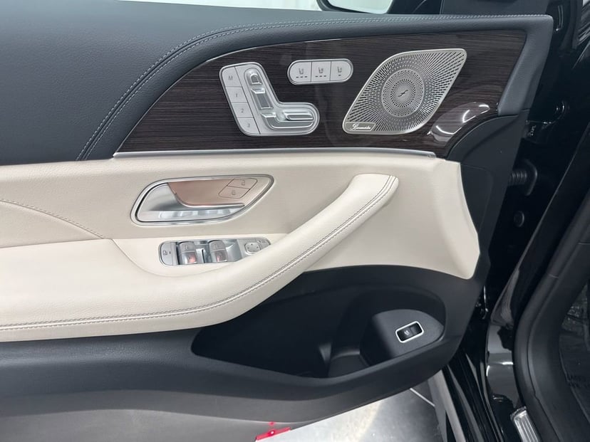 2026 Mercedes-Benz GLE - Image 40