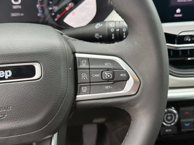2025 Jeep Compass - Image 17