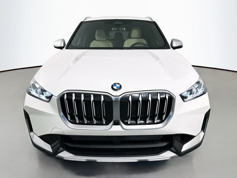 2023 BMW X1 - Image 3