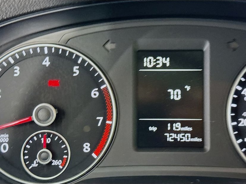 2015 Volkswagen Passat - Image 15