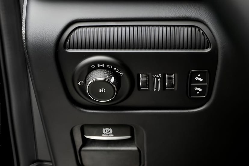 2023 Jeep Grand Wagoneer L - Image 12
